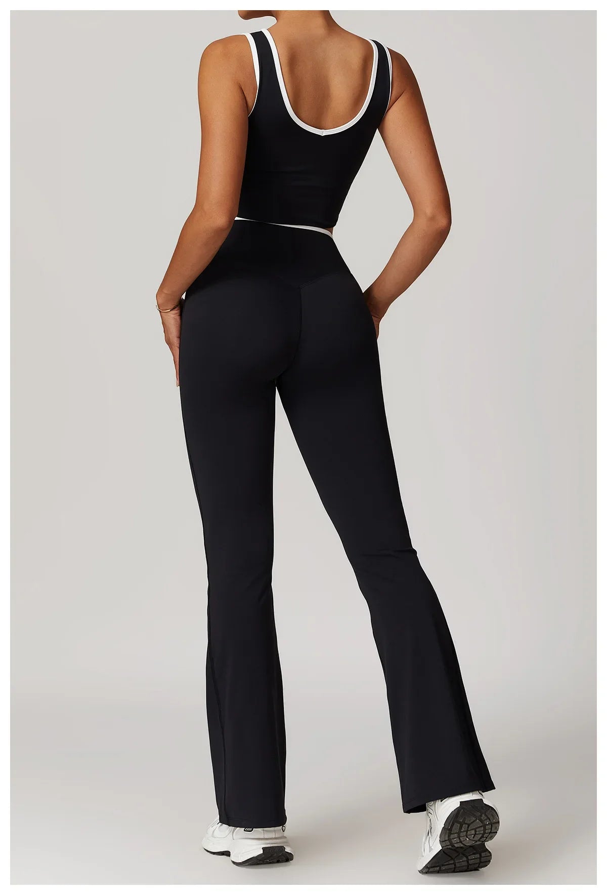 Yoga-Set mit Kontrastnähten – V-Bund Schlagleggings & Crop-Top