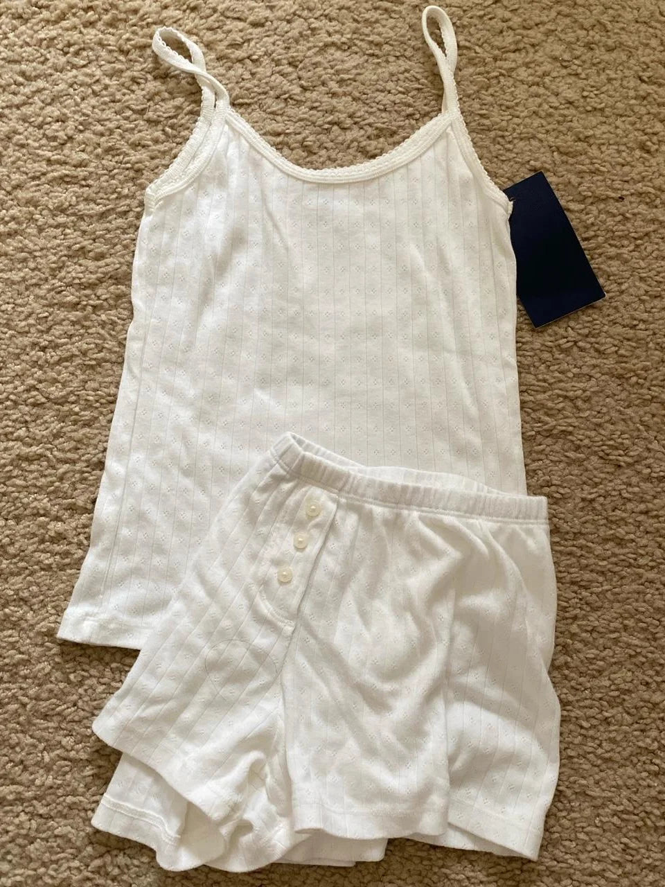 Zweiteiliges Set mit Streifen – Spitzenbesetztes Trägertop & High-Waist Shorts