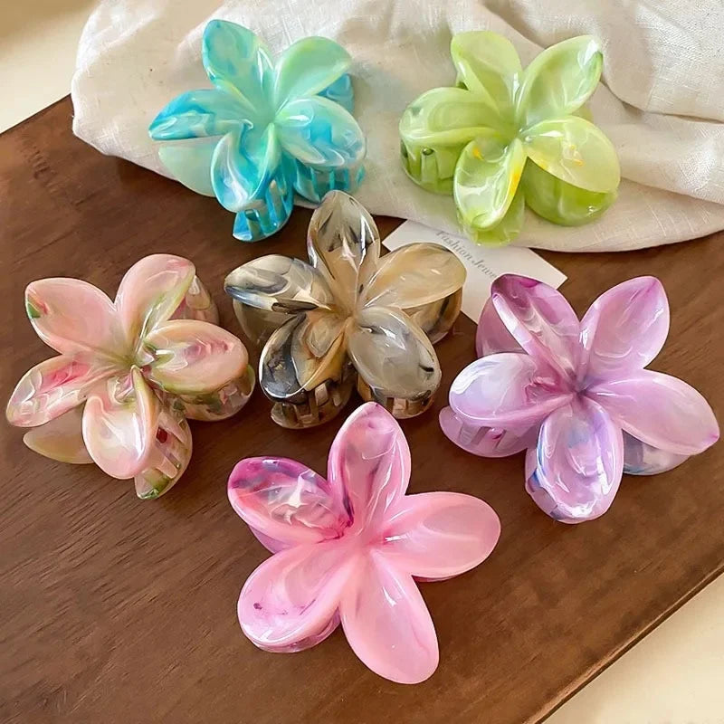 Große Haarkralle mit Blumendesign