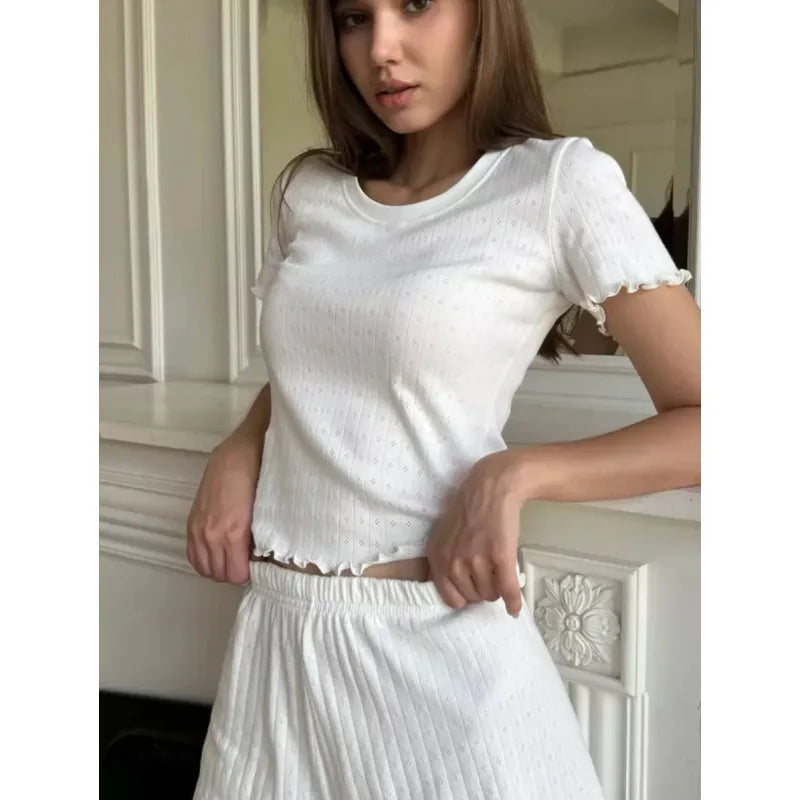 Zweiteiliges Pyjama-Set mit Spitze – Figurbetontes Kurzarmshirt & Shorts