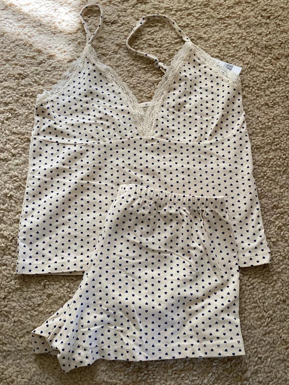 Zweiteiliges Set mit Streifen – Spitzenbesetztes Trägertop & High-Waist Shorts