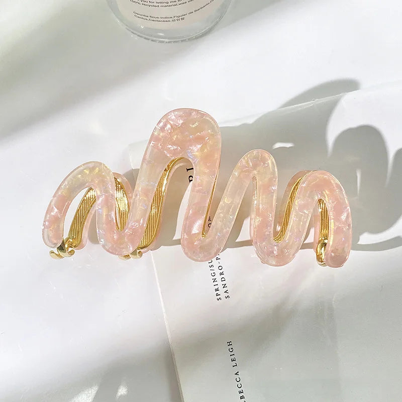 Hochwertiger Haarklip mit Acetat-Optik – Elegante Haarkralle mit Metallgriff im Wellen-Design