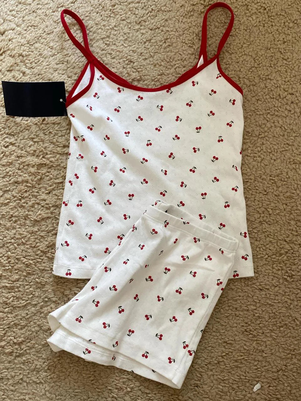 Zweiteiliges Set mit Streifen – Spitzenbesetztes Trägertop & High-Waist Shorts