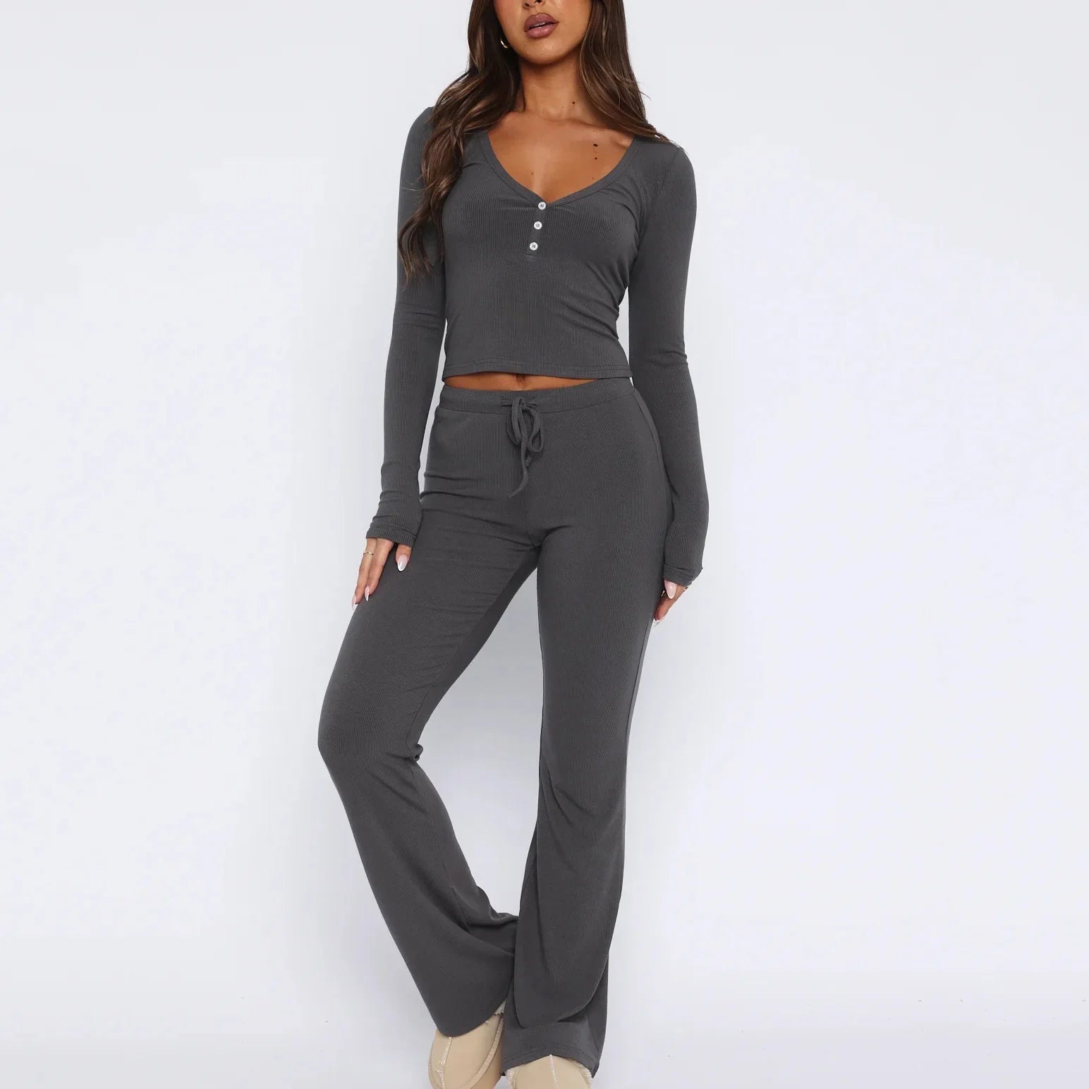 Zweiteiliges Button-Up Set – Figurbetontes Langarmtop & Passende Hose