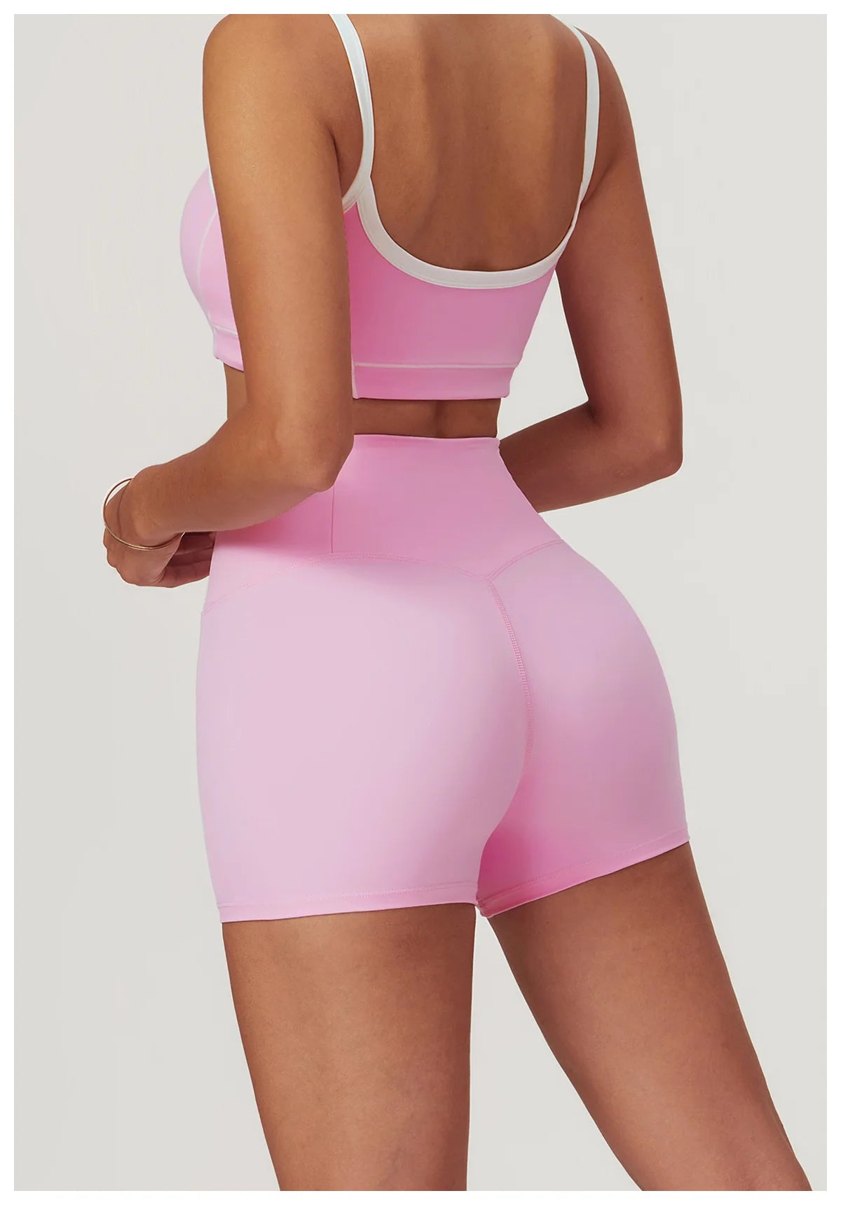 Sportliches 2-teiliges Set mit Kontrastnähten – Sport-BH & High-Waist Shorts