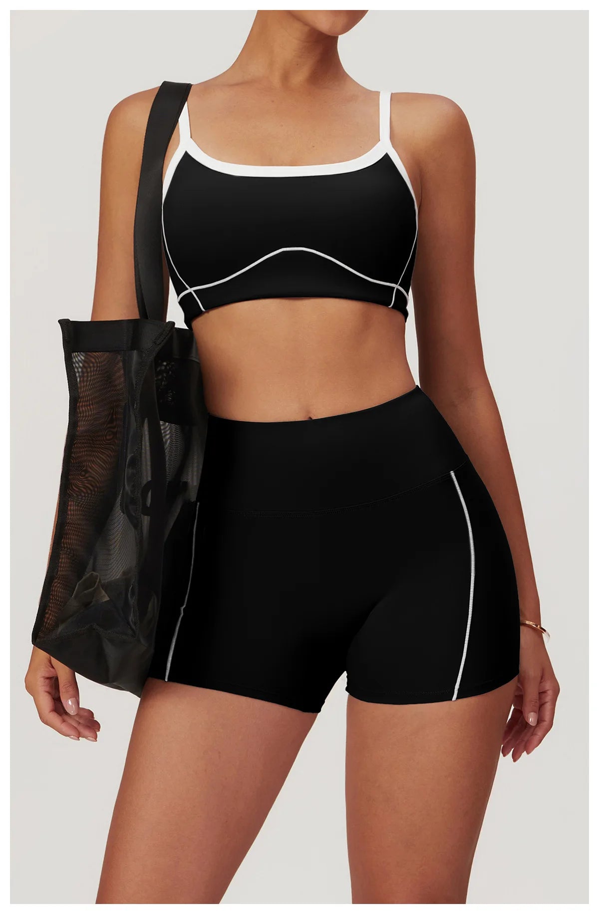 Sportliches 2-teiliges Set mit Kontrastnähten – Sport-BH & High-Waist Shorts