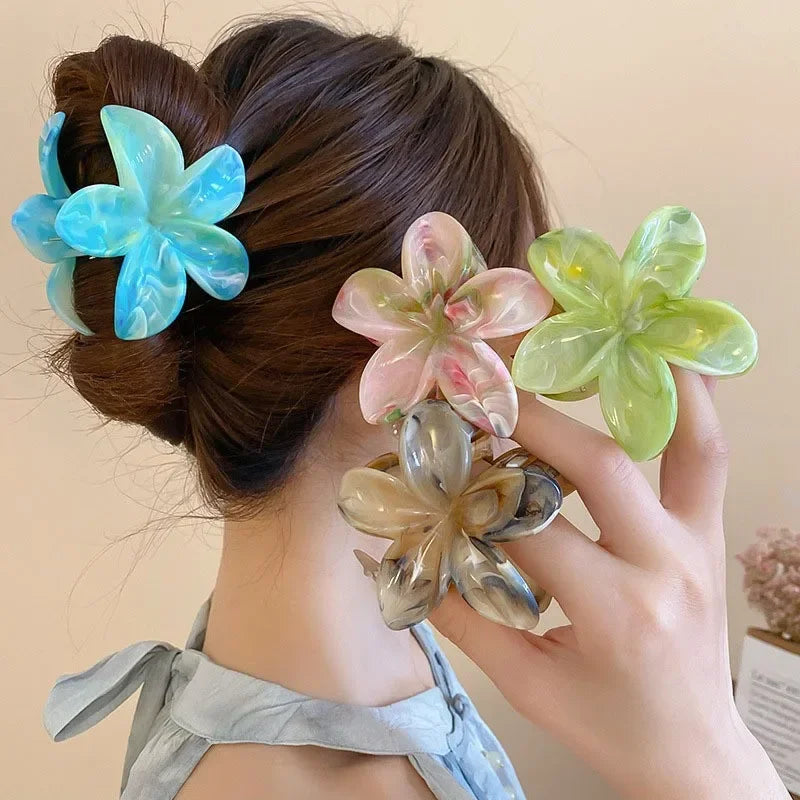 Große Haarkralle mit Blumendesign