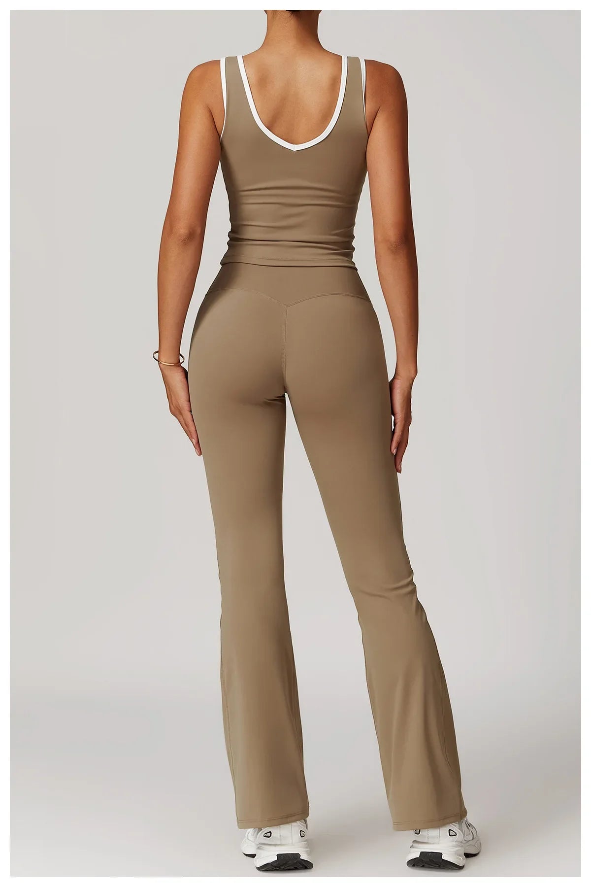 Yoga-Set mit Kontrastnähten – V-Bund Schlagleggings & Crop-Top